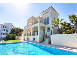 6 Bedrooms - Villa - Malaga - For Sale