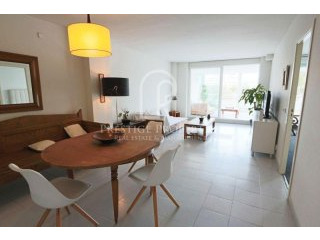 Spacious and bright apartment near..