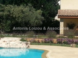 Six Bedroom house with s/pool and large..