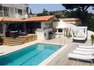 A spacious 5 bed villa, with large..