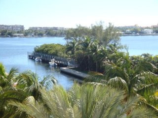 806 E Windward Way #517 Lantana, Fl..