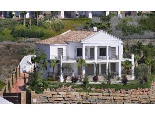4 Bedrooms - Villa - Malaga - For Sale
