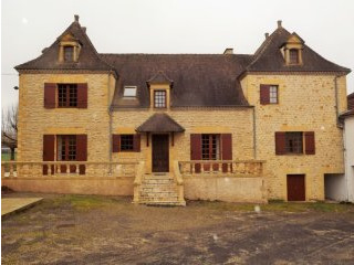 Stone House Set On 17 Hectares Of Land..