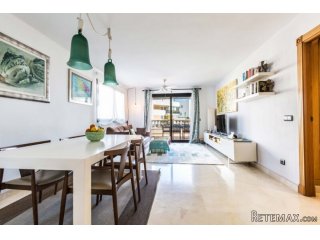 Elevated ground floor apartment of approximately 95 m2..