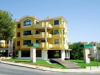 A SPACIOUS 2 BED GOLF APARTMENT