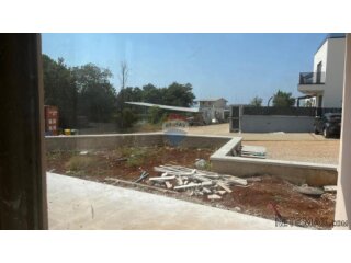 Istra, Poreč - trosoban stan sa vrtom u novogradnji