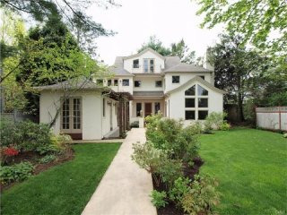4 bedroom House For Sale: 4 CROCKETT..