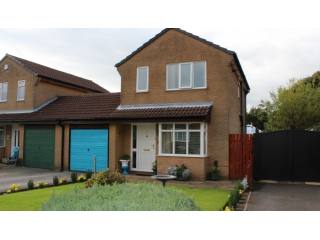 Beautiful link-detached three bedroom..