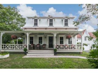 Block of Apartments For Sale: Rhode..