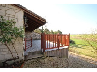 APS3026 Lovely 2 bed house with garden..