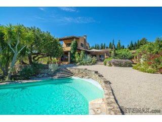 Amazing property and location definitely a WOW property..
