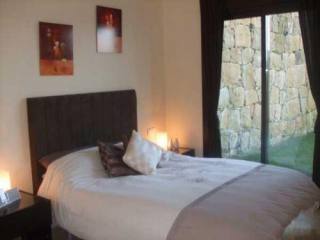 2 bedroom Apartment For Sale: Birdie..
