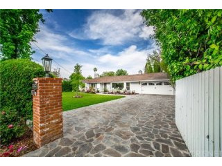 5842 Lubao Avenue | Woodland Hills..