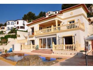 5 Bedrooms - Villa - Alicante - For Sale