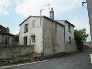 3 Bedroom House to Refresh Throughout