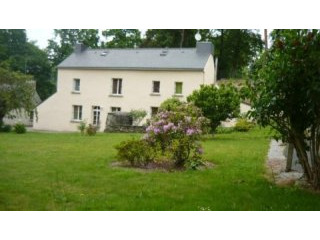 Charming Detached house near town..