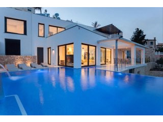 5 Bedrooms - Villa - Alicante - For Sale