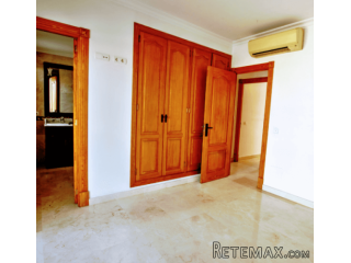 Spacious 4 bedroom penthouse apartment for long term rent..