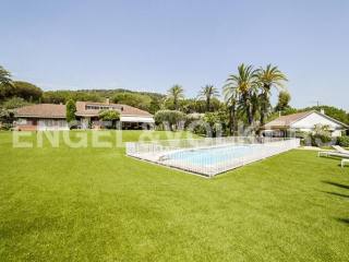 Charming Twin House, Barcelona Coast