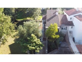 Istra, Poreč - Dvojna kuća sa velikom okućnicom 950 metara o