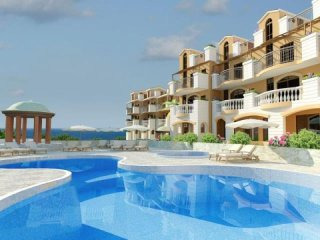 Luxurious 2 And 3 Bedroom Apartments..