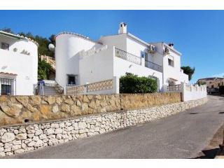 Lovely semi-detached 2 bedroom..
