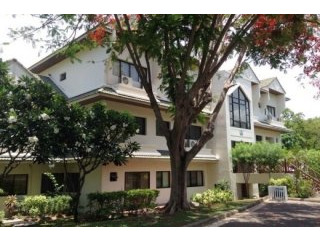 Newly Renovated 2 Bed Condo On Golf..