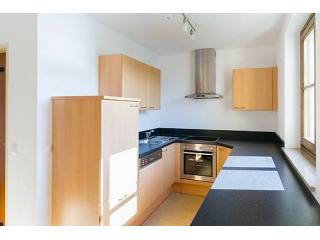 Generous 4-room apartment near to the..
