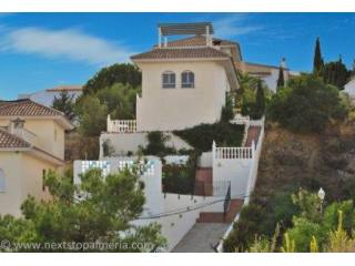 REDUCED IN PRICE - 3 bedroom detached..