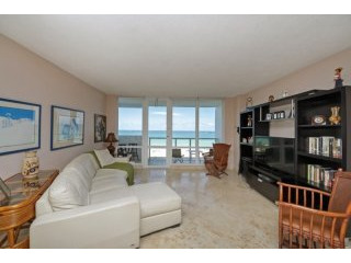 1 bedroom Flat For Sale: 5601 Collins..
