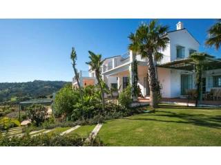 8 bedroom detached villa for sale