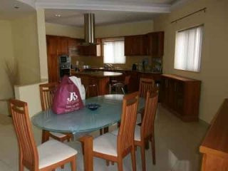 Terraced House, Luxurious Finish