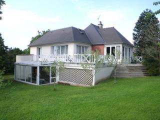 House with Basement and Neat Gardens