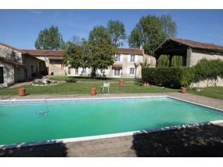 4 bedroom Character For Sale: 86330..