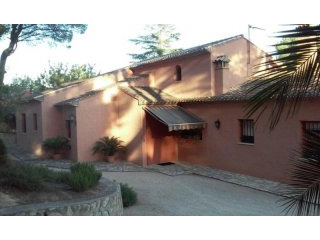 Villa for sale in Agullent with pool..