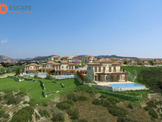 Luxury Apartment In Alexander Heights..