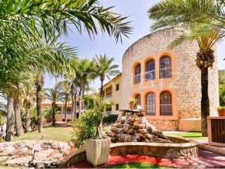 Stunning big villa with amazing views..