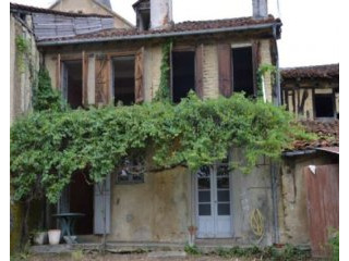 400 yr old town house with orignal..