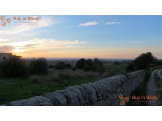 2 bedroom Farm House For Sale: C.da..