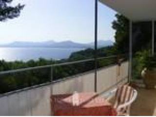 Spacious apartment with stunning sea..