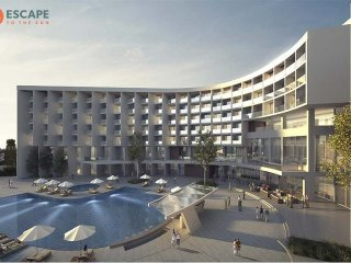 Luxury Frontline Apartment In Sun City..