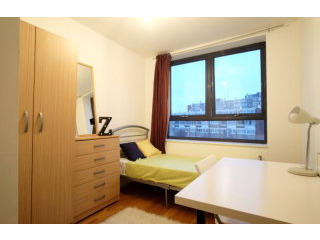 Single with single bed near Canary..