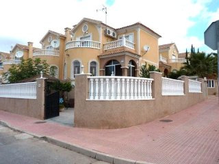 3 Bedrooms - Villa - Alicante - For Sale