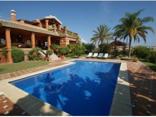Villa for sale in Los Flamingos..