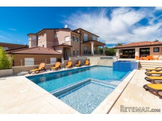 Istra, Loborika- Villa od 600 m2 sa bazenom