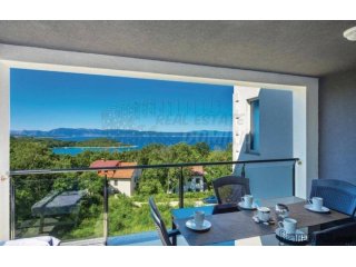 Apartman s prekrasnim pogledom na more! Njivice!