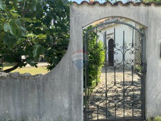 Otok Krk, Dobrinj, samostojeća kuća 3S+DB, 100 m2