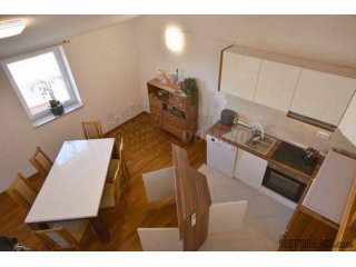 Prekrasan apartman s pogledom na more i galerijom!