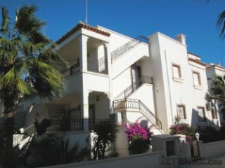 Top Floor bungalow with solarium, sea views and in a top..