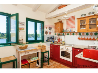 Rovinj,rustikalna kuća na moru-120m2